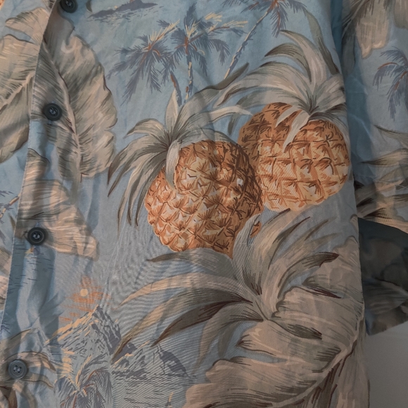 M.E. Sport lightweight button down shirt size Larg - Picture 2 of 5